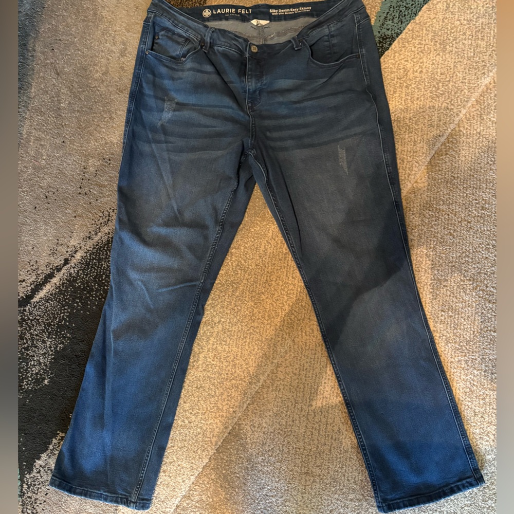 slightly distressed XL premium jeans